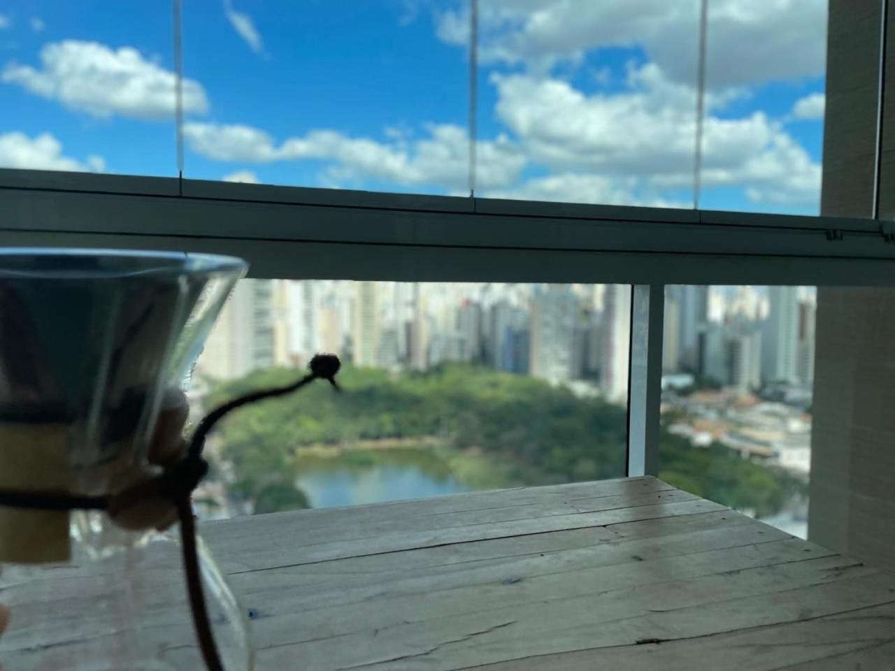 Moderno Flat Com Vista Para O Parque Vaca Brava Goiania Luaran gambar